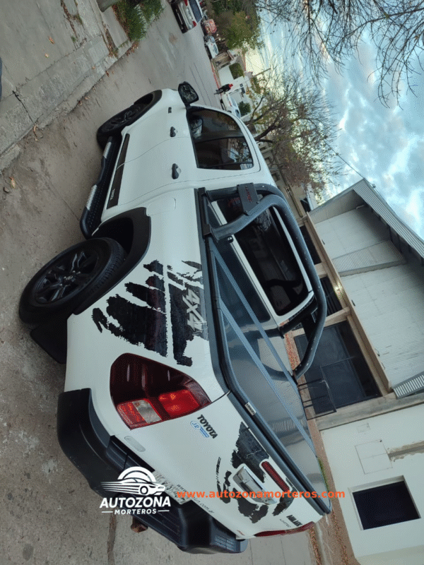 Toyota Hilux Limited - Image 6