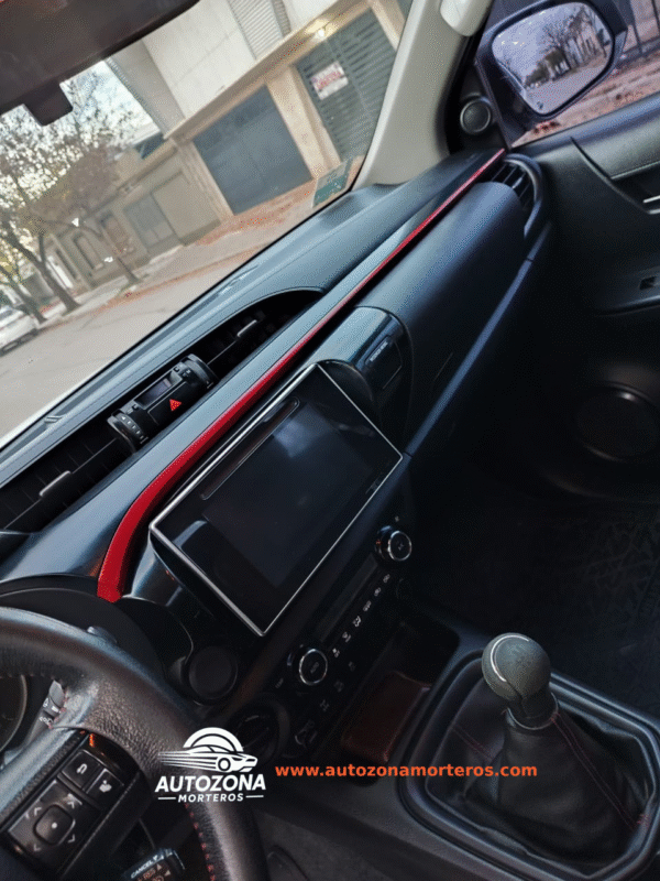 Toyota Hilux Limited - Image 4