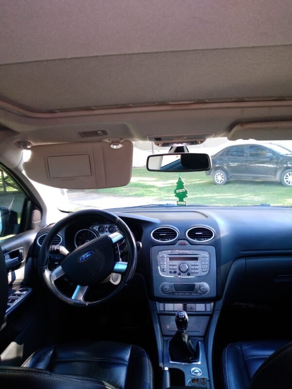 Ford Focus 2010 - Image 3