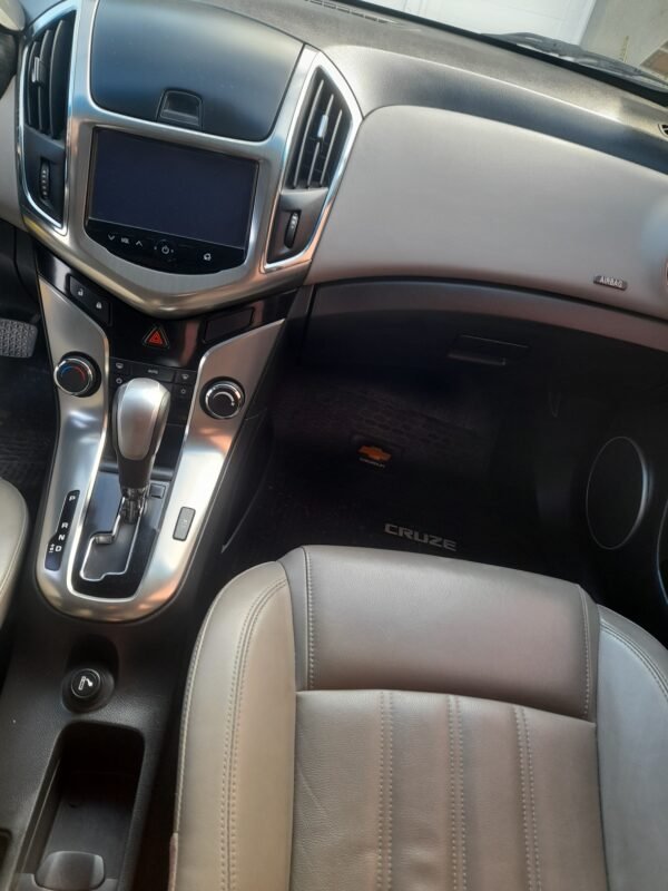 Chevrolet Cruze 4 Puertas, Ltz Automático 1.8 2015 - Image 3