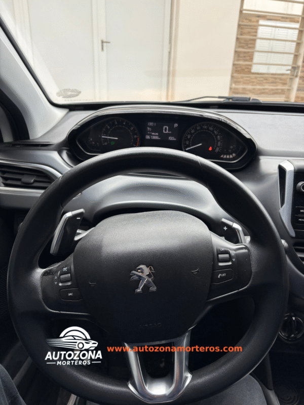 Peugeot 208 allure tiptronic - Image 4