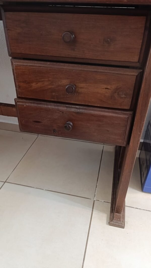 Escritorio de algarrobo - Image 2